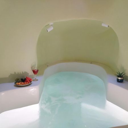 サントリーニ Santorini Oasis- Cave Houseヴィラ エクステリア 写真